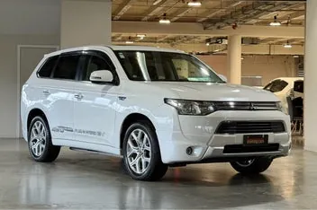 Mitsubishi Outlander 2013 photo 2