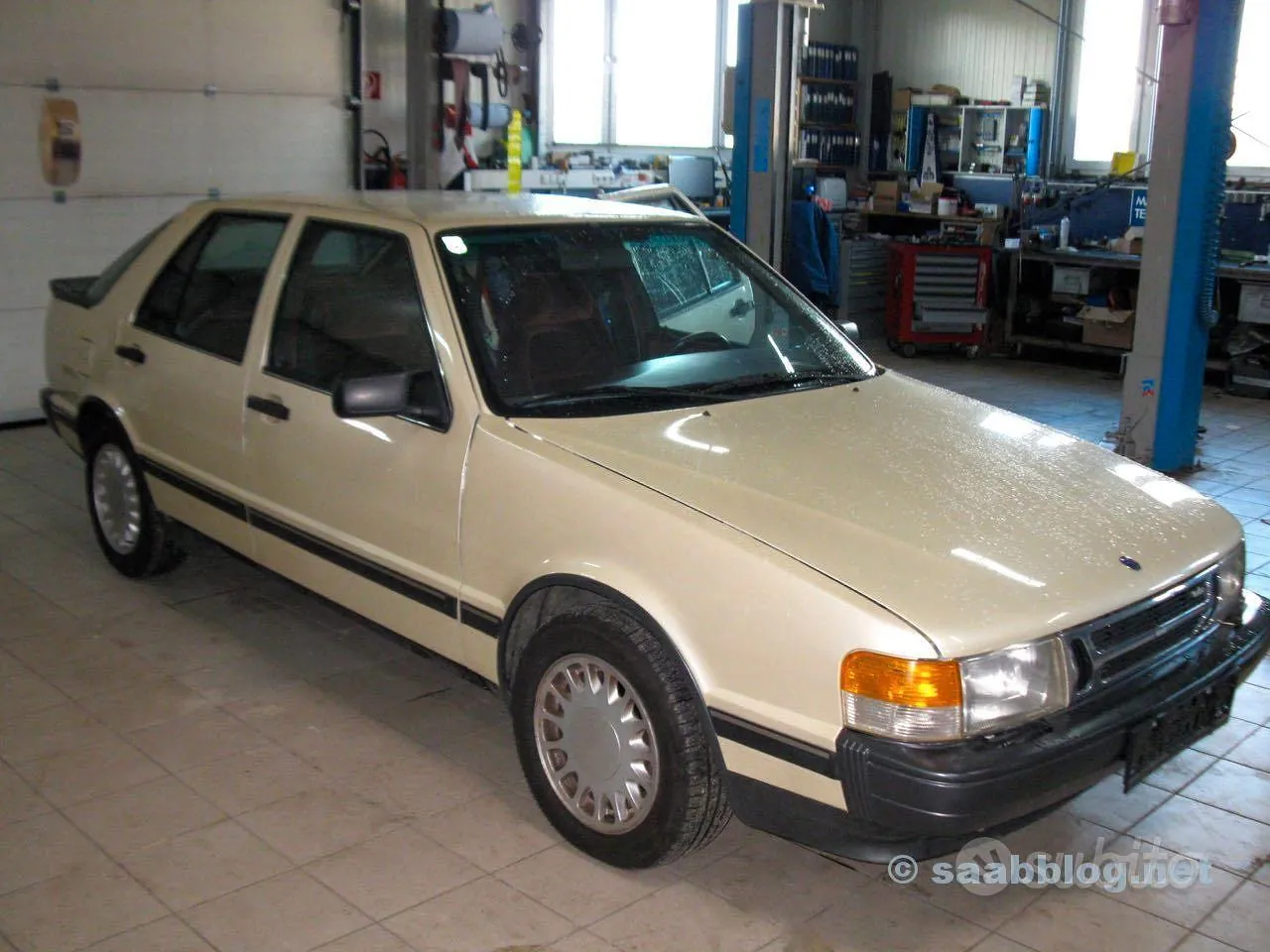 Saab 9000