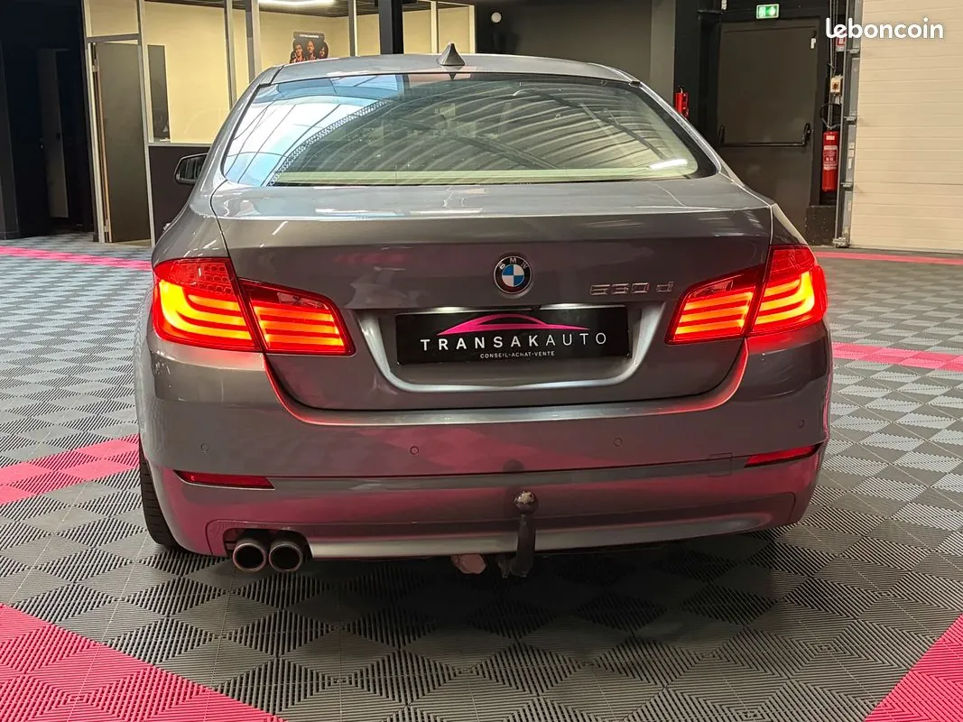 BMW 5 Series 2010 photo 4