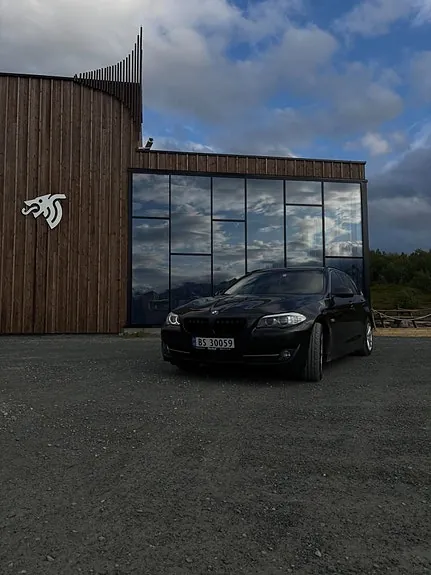 BMW 520D 2011 photo 2
