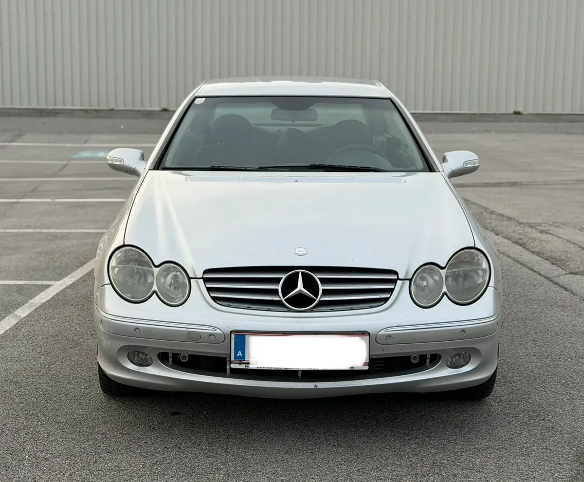 Mercedes-Benz Clk-Class 2005 photo 2