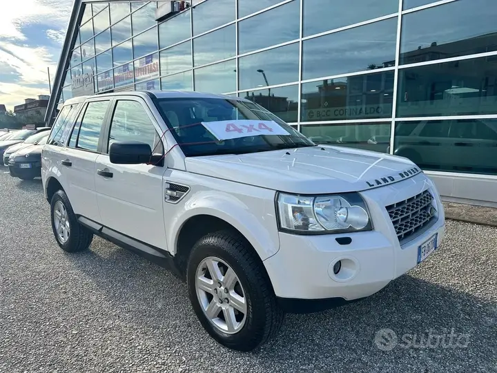 Land Rover Freelander 2010 photo 3