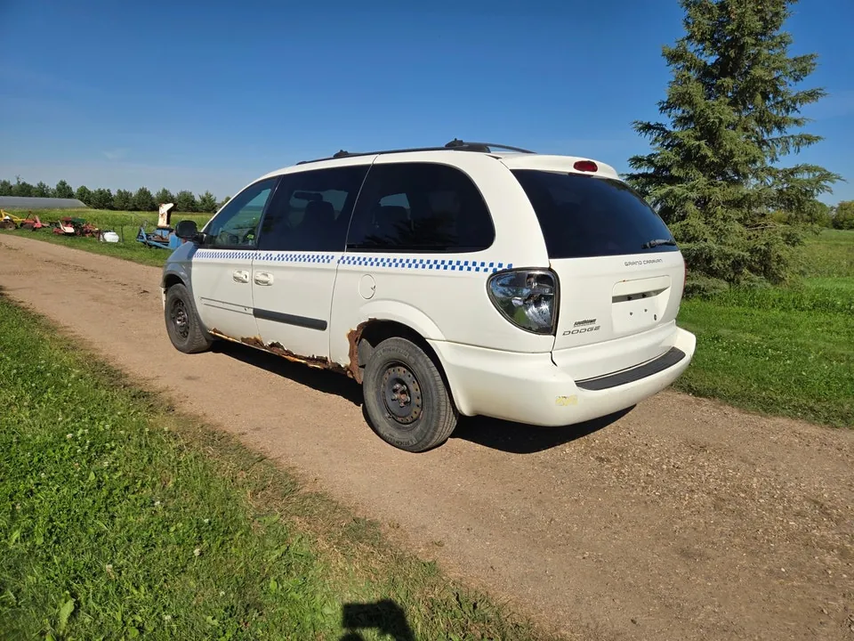 Dodge Grand Caravan 2005 photo 3