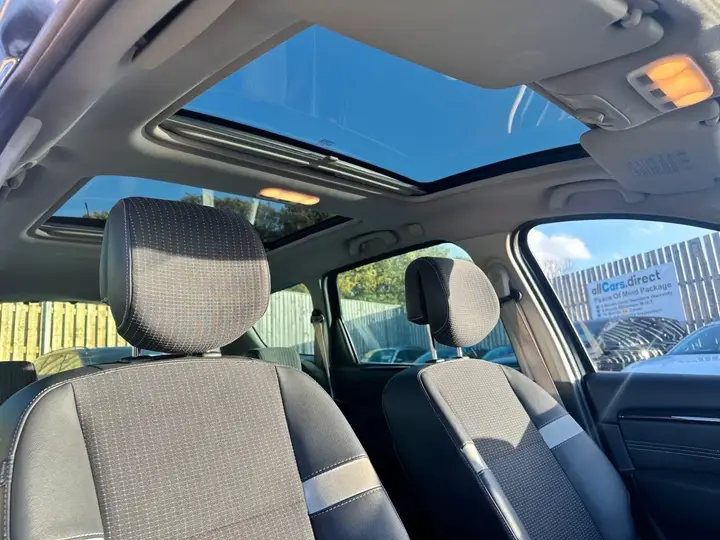 Renault Grand Scenic 2012 photo 3