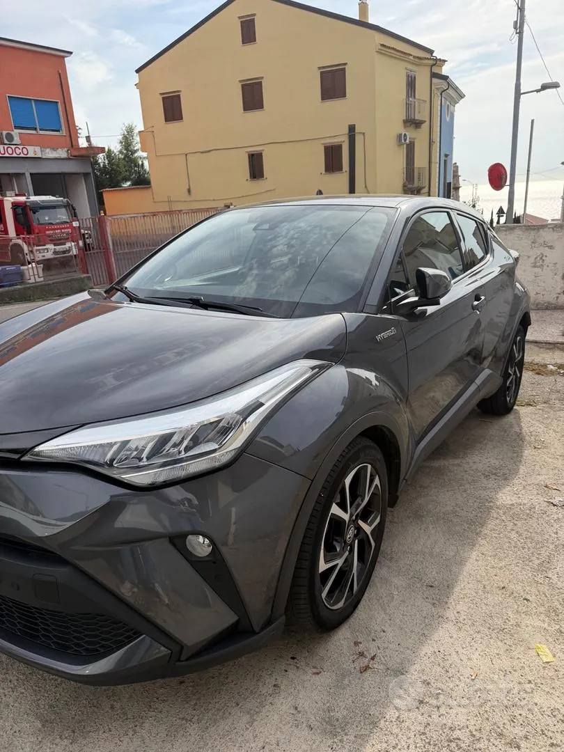 Toyota C-Hr 2021 photo 2