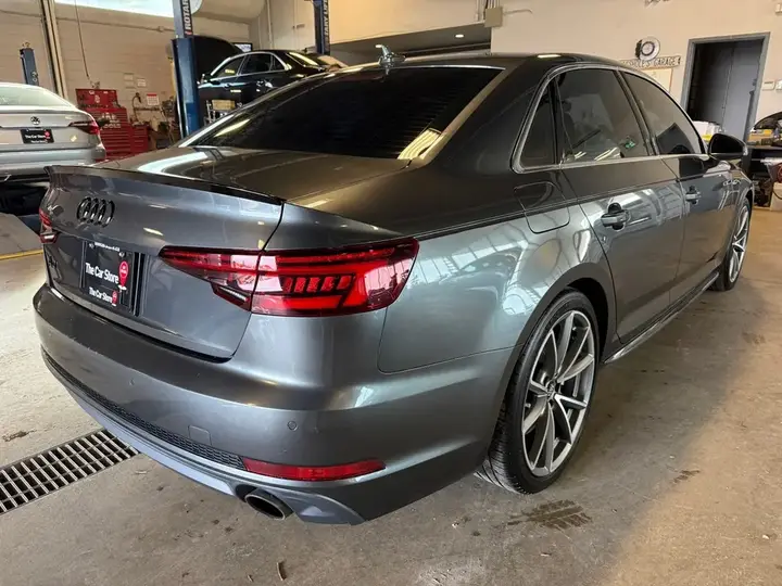Audi A4 2018 photo 5