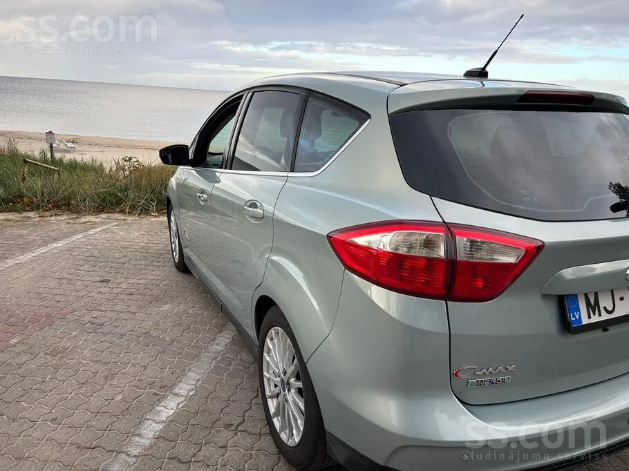 Ford C-Max 2013 photo 2