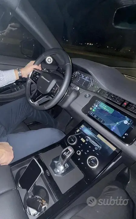 Land Rover Evoque 2022 photo 3