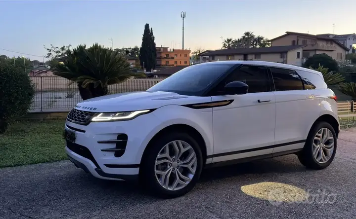 Land Rover Evoque 2022 photo 2