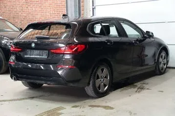BMW 1 Series 2021 photo 2