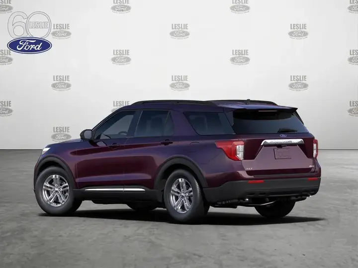 Ford Explorer 2023 photo 2