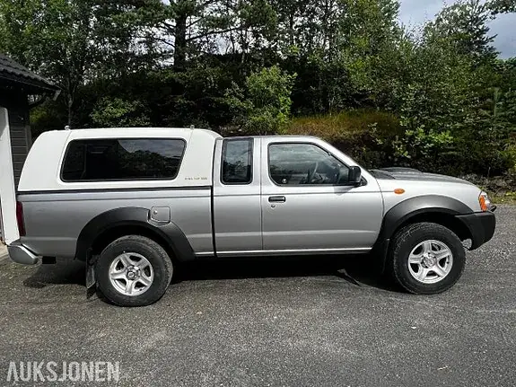 Nissan Np300 2009 photo 4