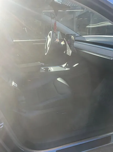 Tesla Model Y 2023 photo 4