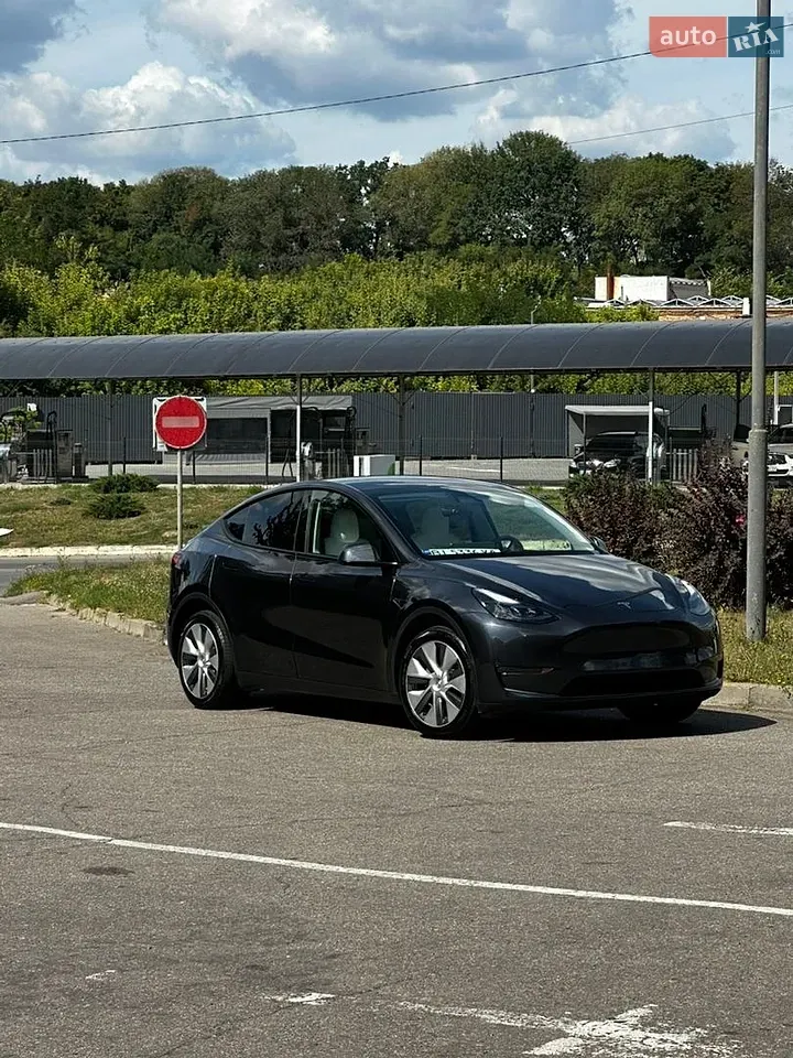 Tesla Model Y 2024 photo 5