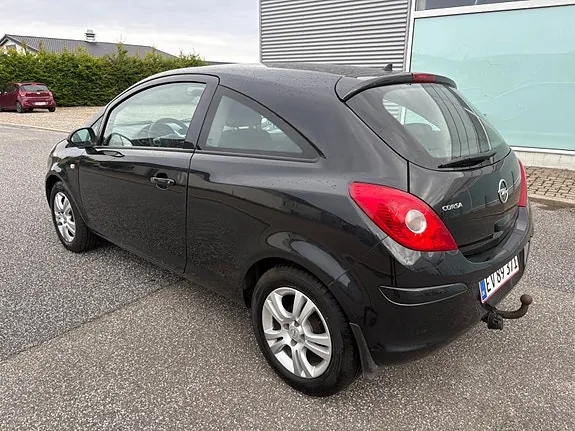 Opel Corsa 2012 photo 3