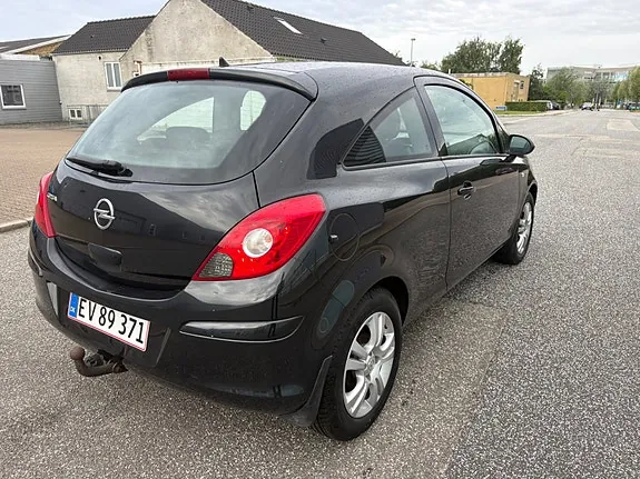 Opel Corsa 2012 photo 2