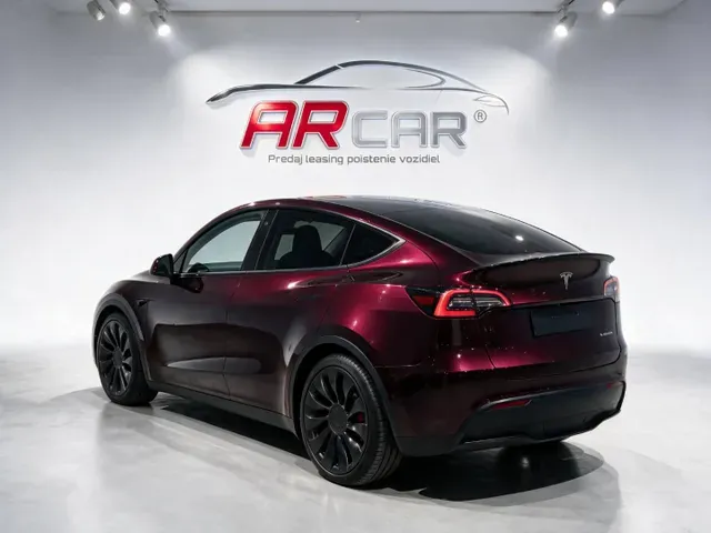 Tesla Model Y 2023 photo 2