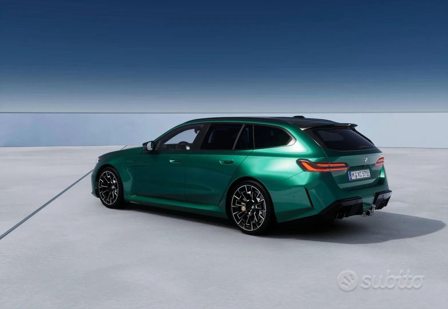 BMW M5 Touring 2023 photo 2