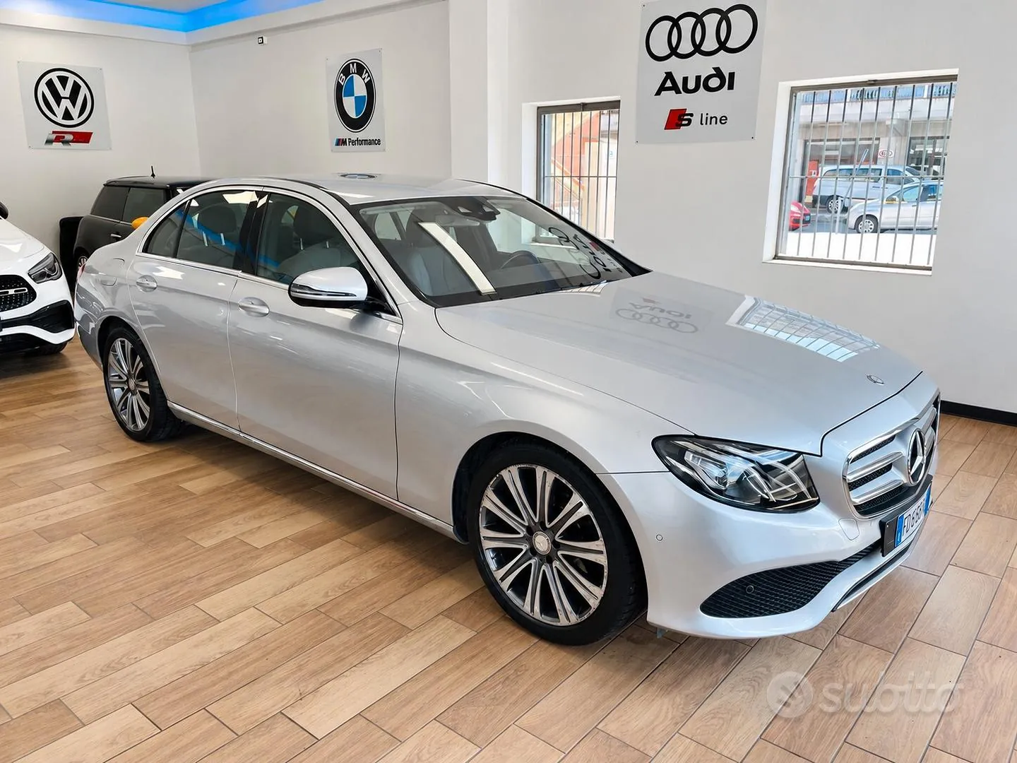 Mercedes-Benz E 220 2016 photo 2