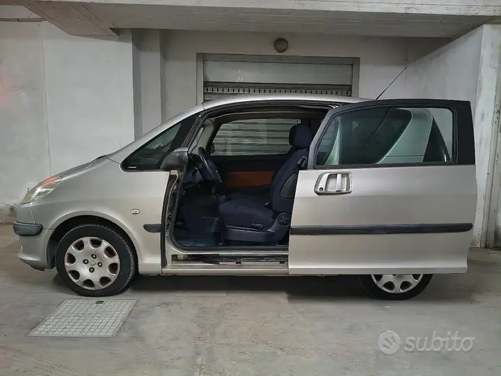 Peugeot 1007