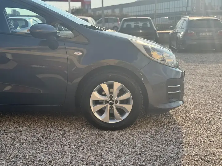 Kia Rio 2016 photo 4