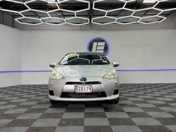 Toyota Aqua 2013 photo 3