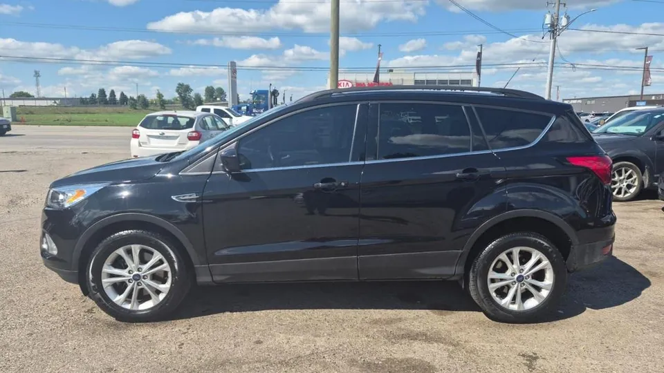 Ford Escape 2019 photo 2