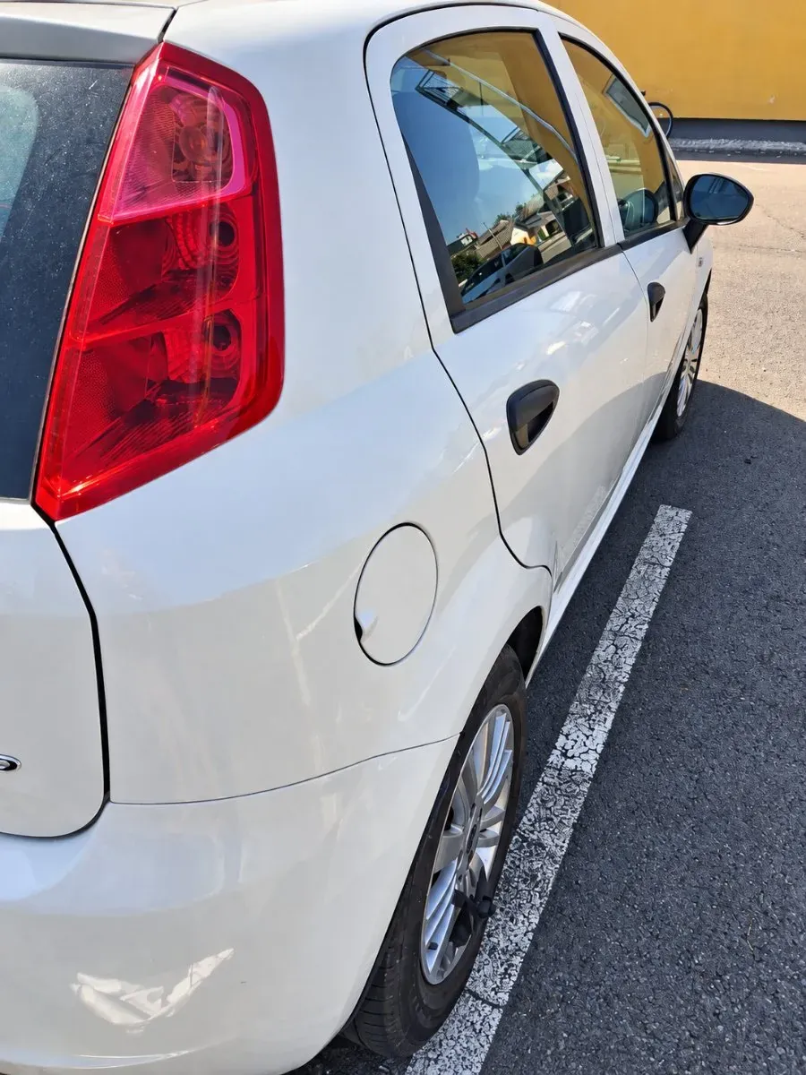 Fiat Punto 2008 photo 2