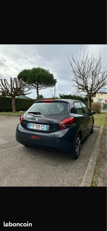 Peugeot 208 2019 photo 2