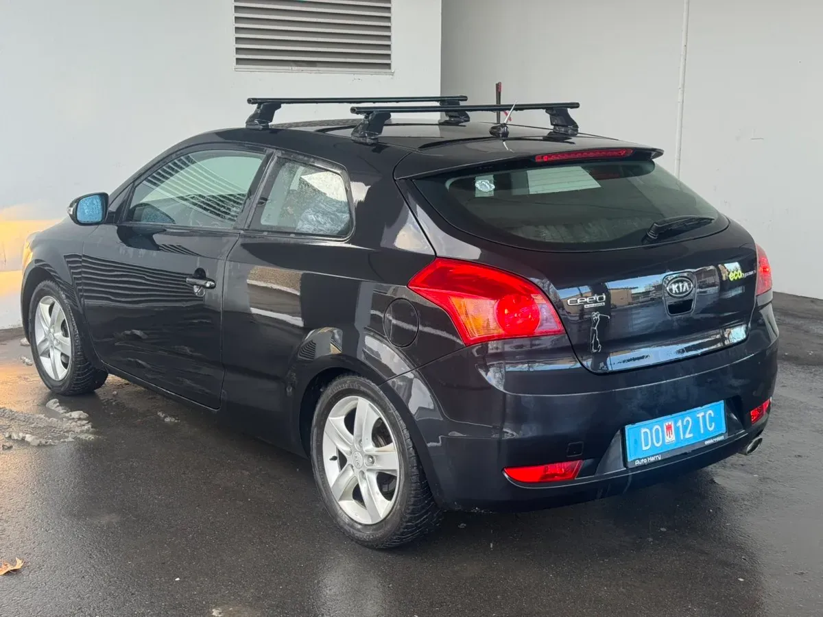 Kia Ceed 2011 photo 3
