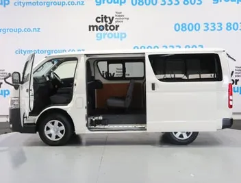 Toyota Hiace 2022 photo 4