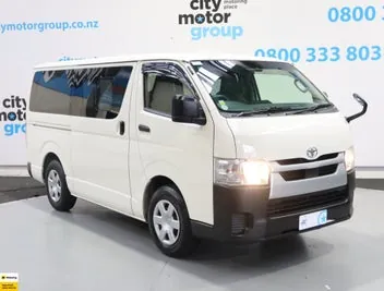 Toyota Hiace 2022 photo 2