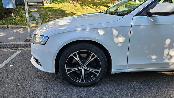 Audi A4 2010 photo 4