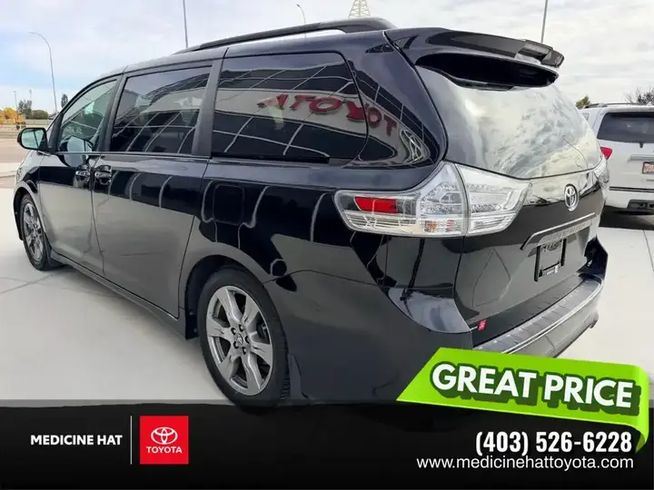 Toyota Sienna 2019 photo 2