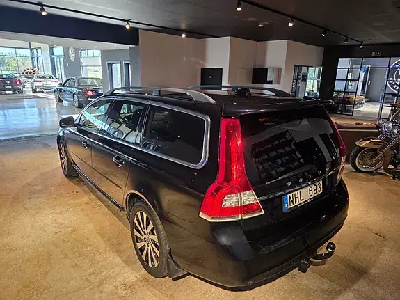 Volvo V70 2014 photo 2