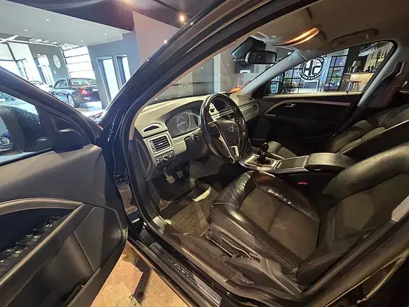 Volvo V70 2014 photo 3