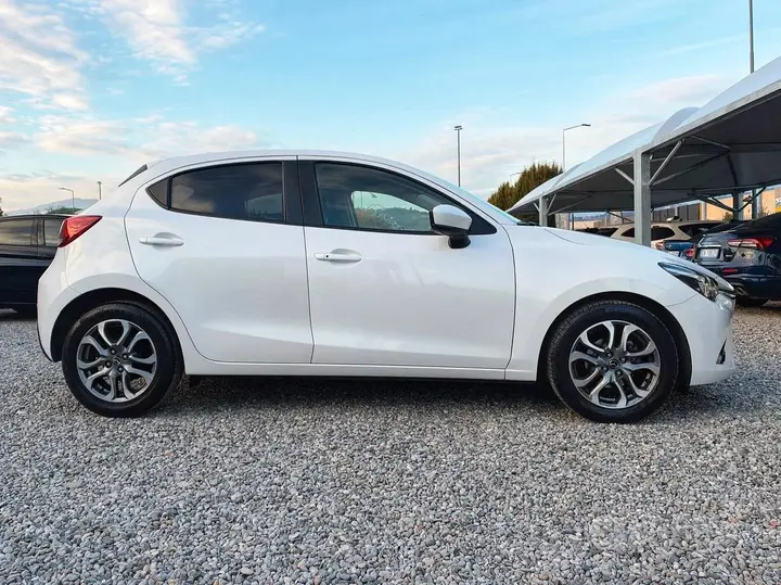 Mazda Mazda2 2019 photo 4