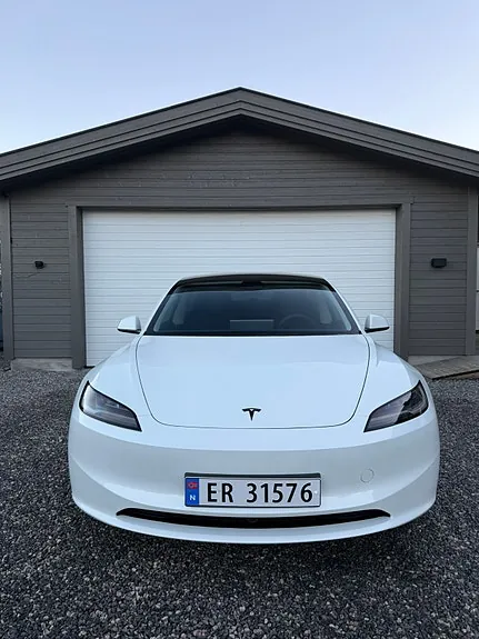 Tesla Model 3 2026 photo 3