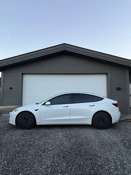 Tesla Model 3 2026 photo 2