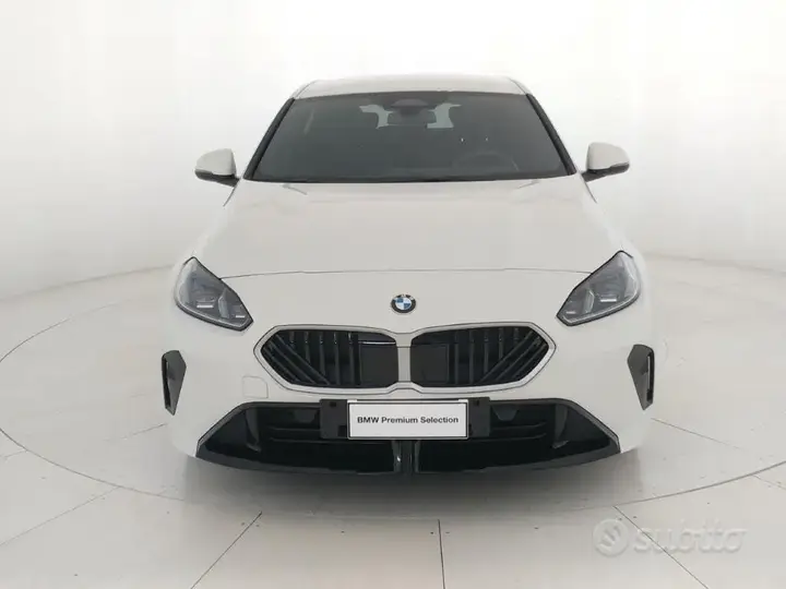 BMW 1 Series 2024 photo 3