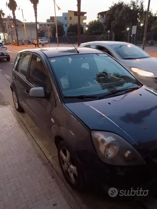 Ford Fiesta 2008 photo 2