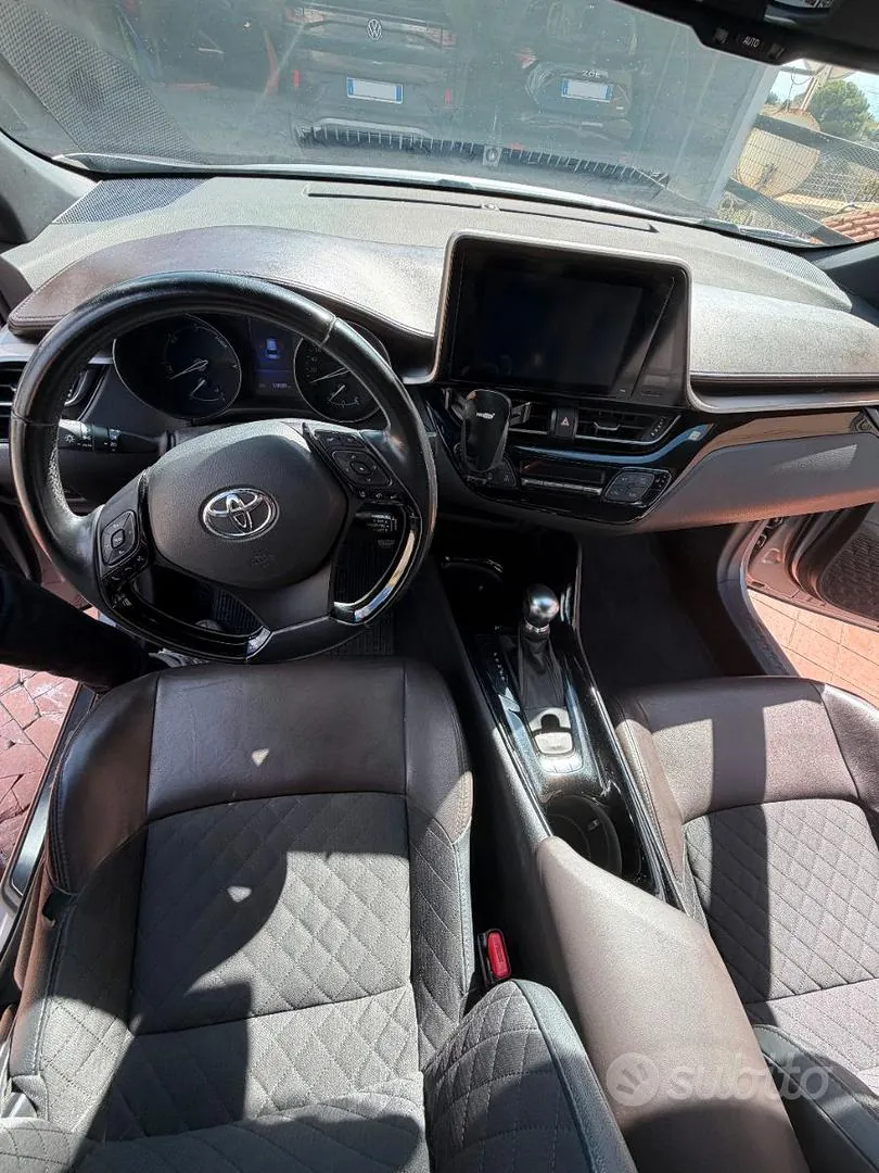 Toyota C-Hr 2017 photo 4