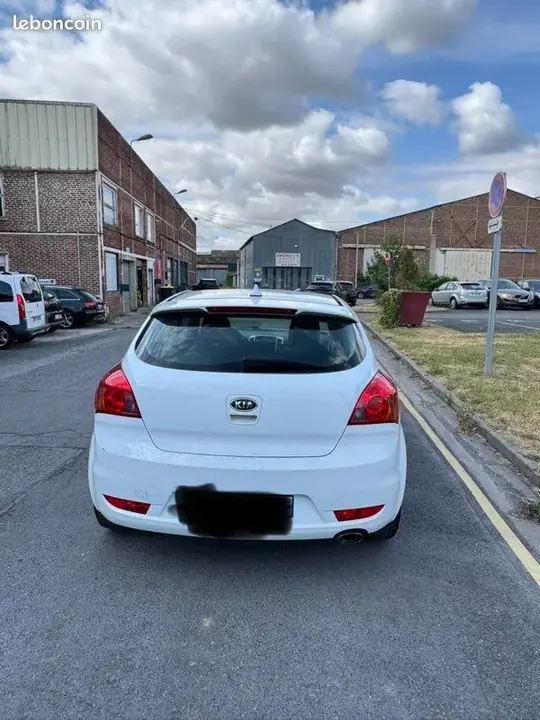 Kia Ceed 2013 photo 2
