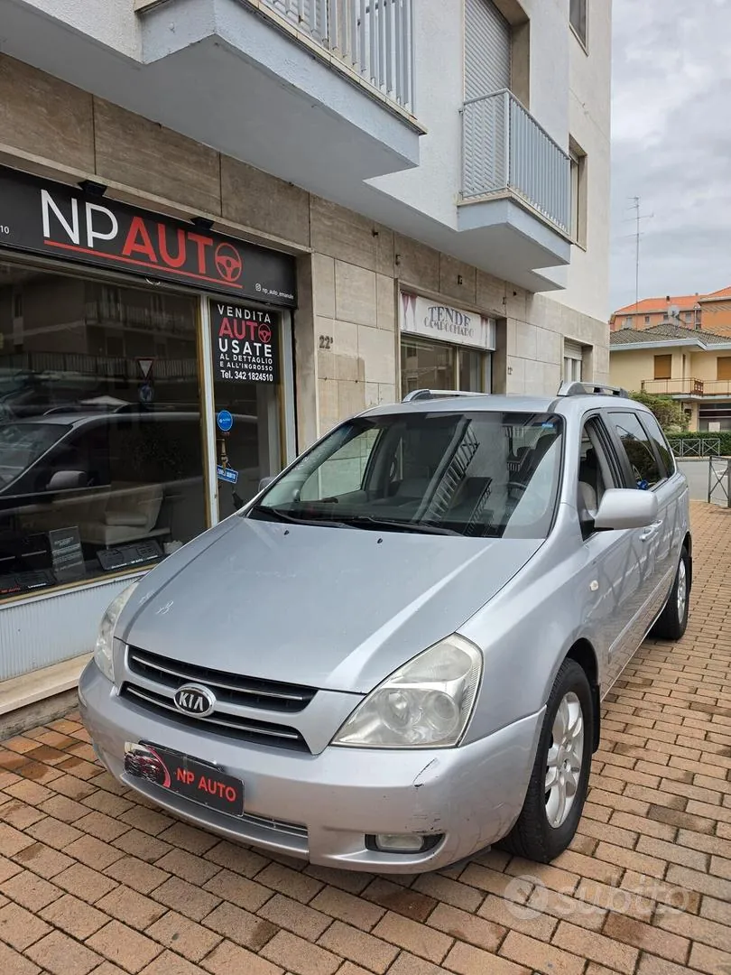 Kia Carnival