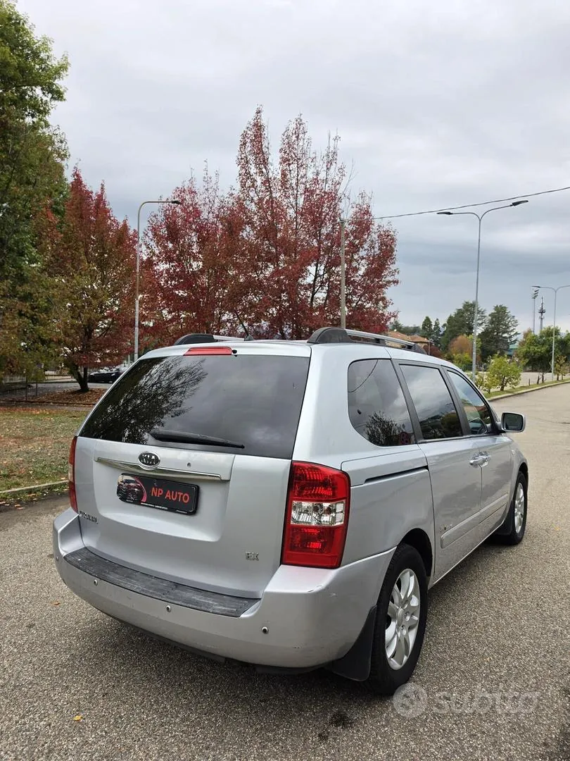 Kia Carnival 2006 photo 5