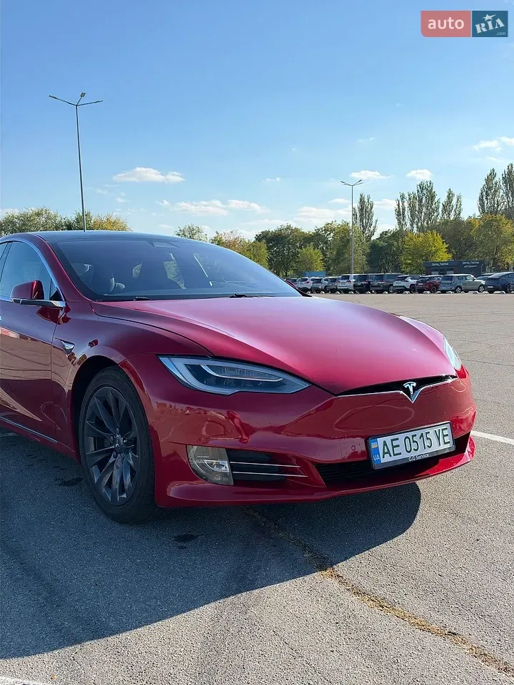 Tesla Model S 2019 photo 2