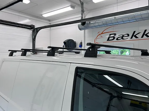 Volkswagen Transporter 2022 photo 4