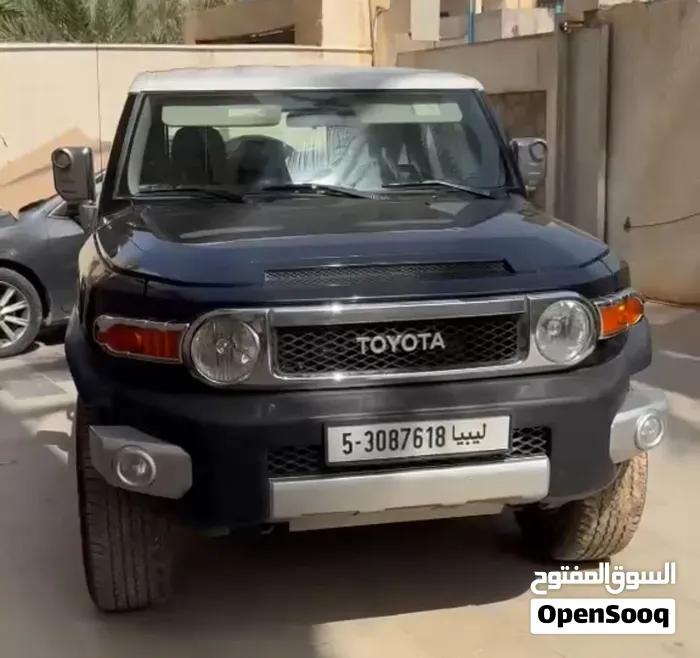 Toyota Fj 2011 photo 5