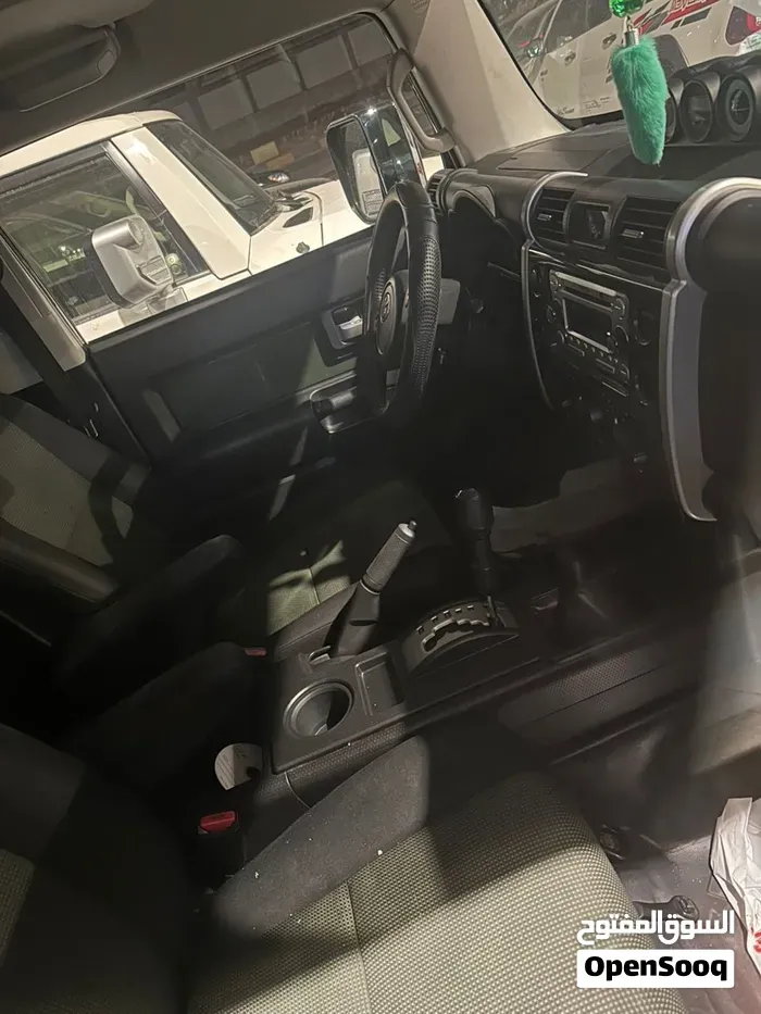 Toyota Fj 2011 photo 4