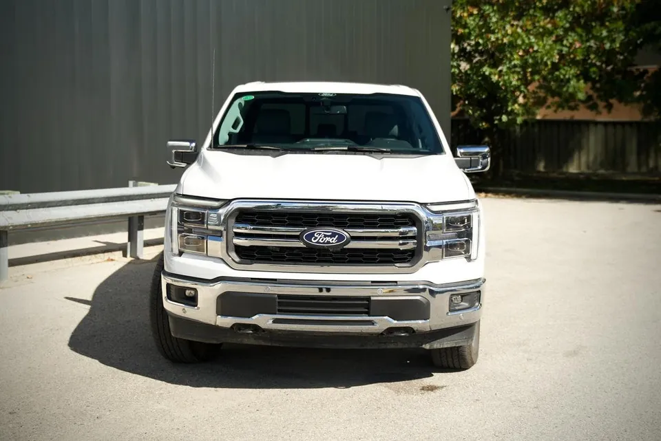 Ford F-150 2026 photo 2